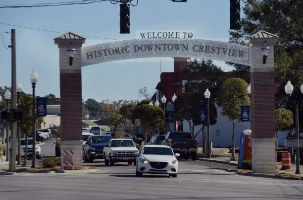 Image of the new Welcome to Crestview, Florida sign.