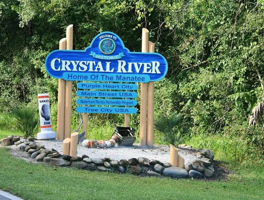 Image of the Welcome to Crystal River sign