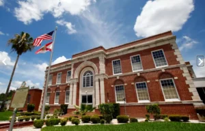 Image showing the lake Butler, Florida County Courthouse