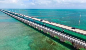 Seven Mile Bridge Marathon Florida, Middle Keys icon and spectacular ocean views