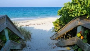 Vero Beach South Florida near downtown Vero Beach, suburban access to cultural amenities